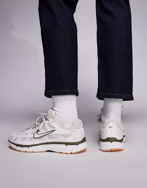 Zapatillas de deporte blanco hueso y caquis P-6000 de Nike, 3 de 5