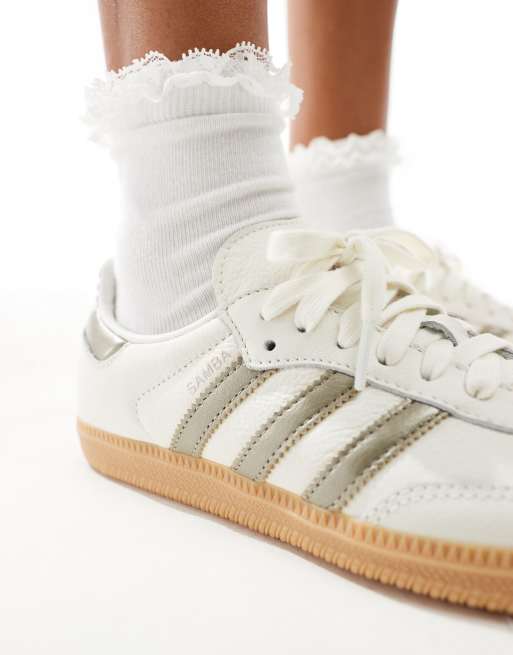 Zapatillas de deporte blanco hueso y doradas Samba de adidas Originals