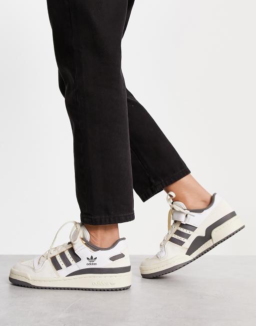 Zapatillas de deporte blanco hueso y grises Forum 84 Low de adidas Originals