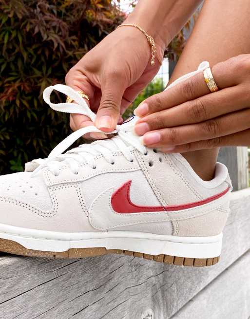 Zapatillas de deporte blanco hueso y rojo cinabrio Dunk Low SE de