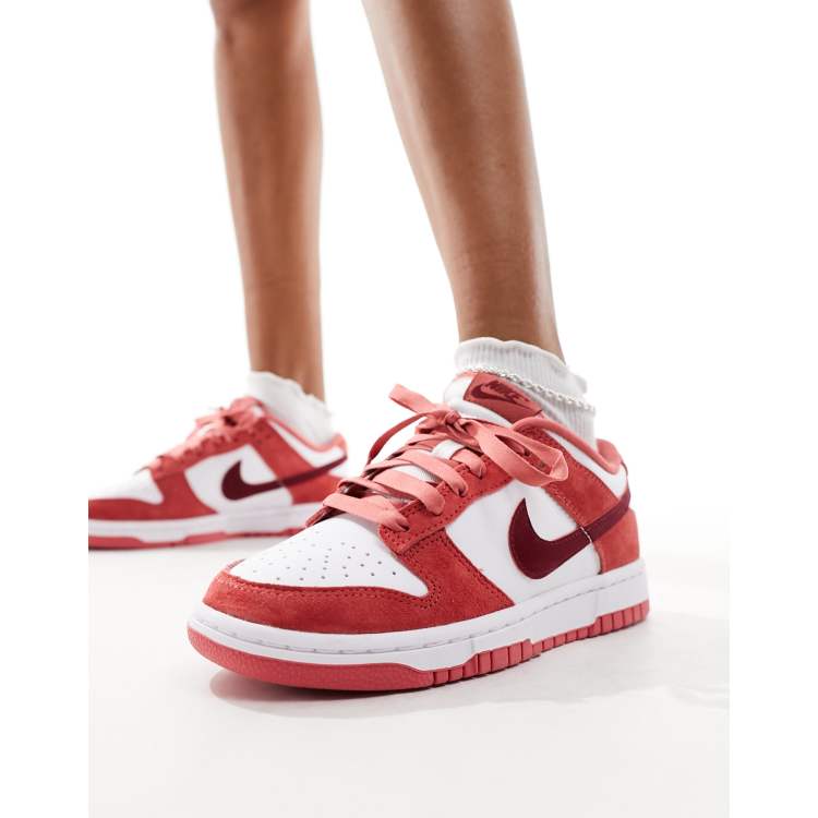Zapatillas de deporte blanco hueso y rojo rosado Dunk SE Low de