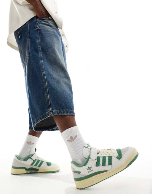 Zapatillas de deporte blanco hueso y verdes Forum 84 Low de adidas Originals