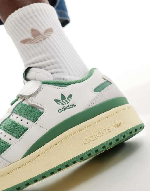 Zapatillas de deporte blanco hueso y verdes Forum 84 Low de adidas