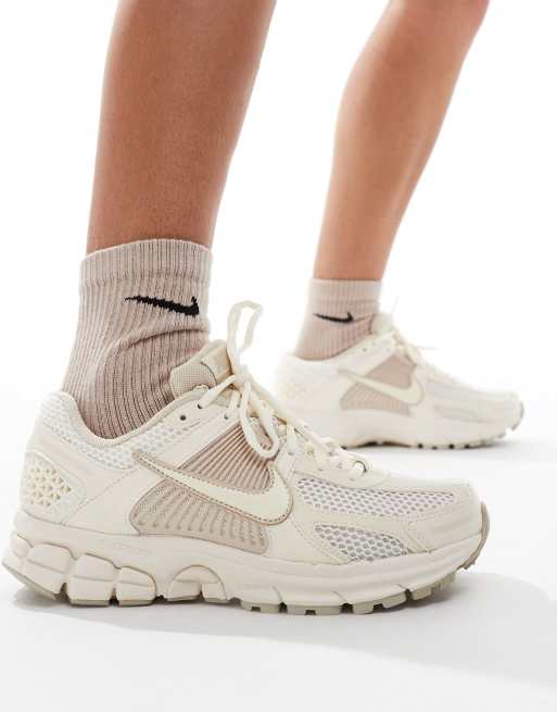 Zapatillas de deporte blanco hueso Zoom Vomero 5 de Nike