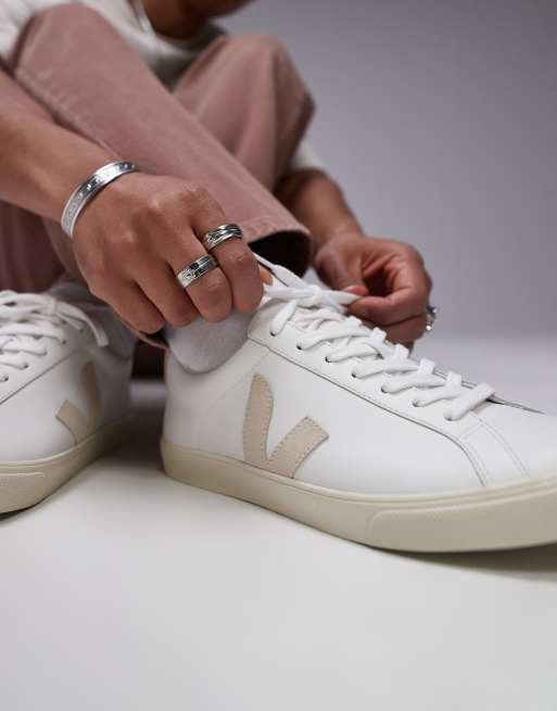 Zapatillas de deporte blanco intenso y beis con logo de cuero