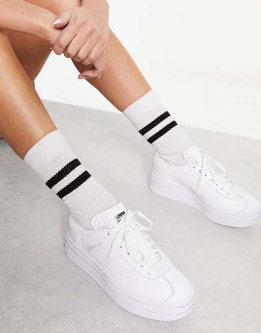 Zapatillas de deporte blanco triple con plataforma Gazelle Bold de adidas Originals