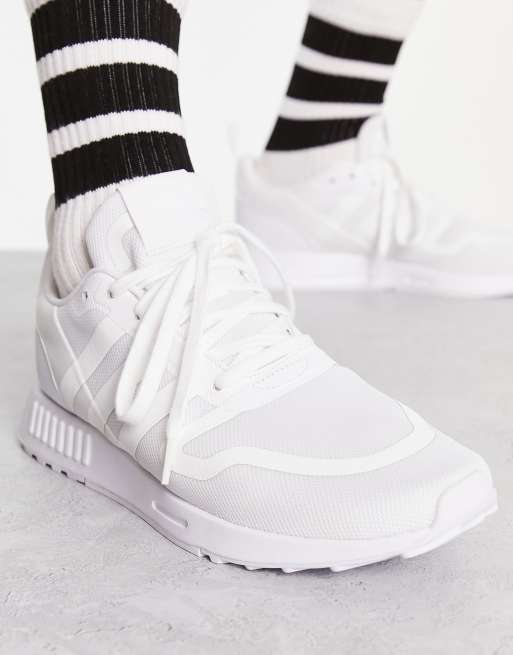 Zapatillas de deporte blanco triple Multix de adidas Originals ASOS