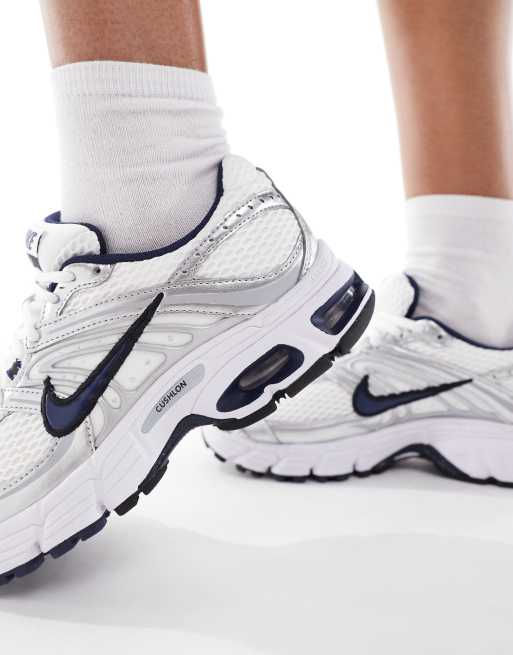 Zapatillas de deporte blancos y azul marino Air Max Moto 2K de Nike, 4 de 5