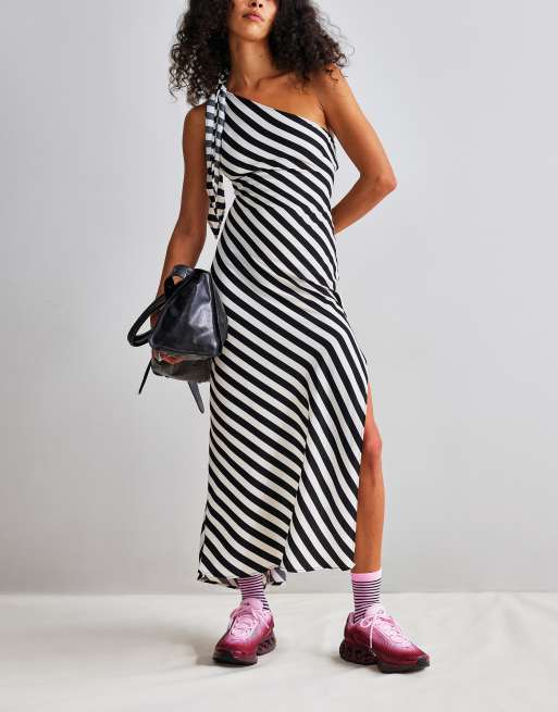 Zapatillas de deporte burdeos oscuro Air Max DN de Nike ASOS