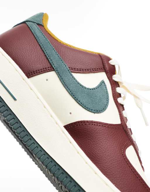 Nike - Air Force 1 '07 LV8 - Baskets - Bordeaux, vert et blanc cassé