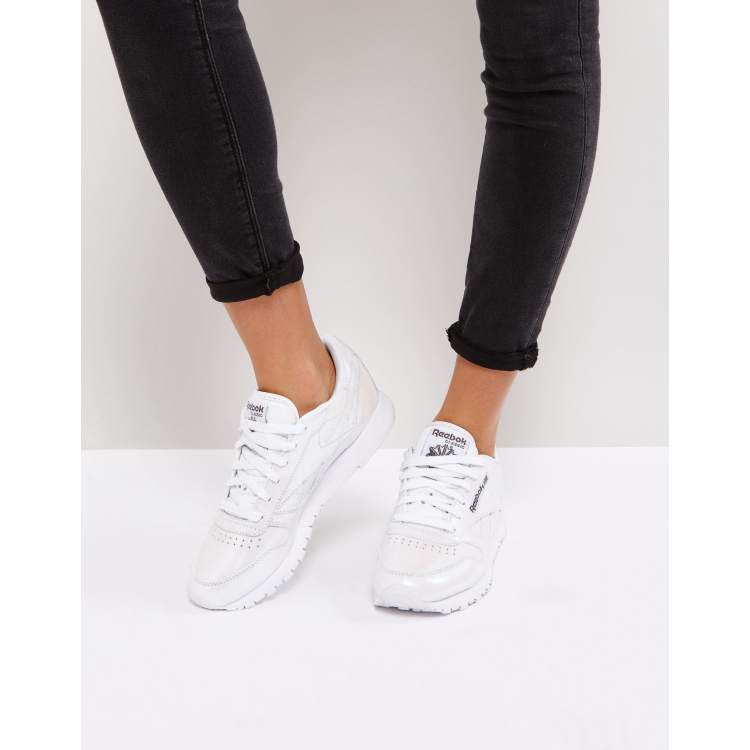 Zapatillas de deporte de charol blanco con diseño perlado de Reebok | ASOS