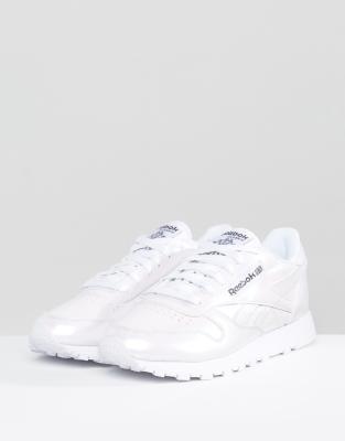 Zapatillas de deporte clásicas de charol blanco con diseño perlado de Reebok  | ASOS