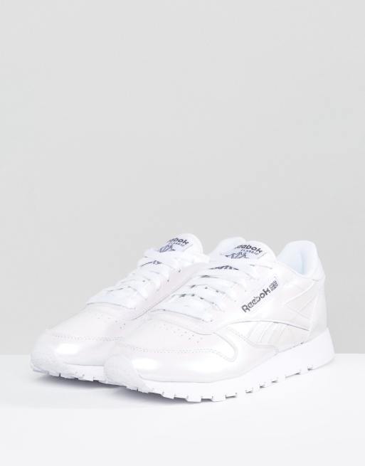 Zapatillas de deporte de charol blanco con diseño perlado de Reebok | ASOS