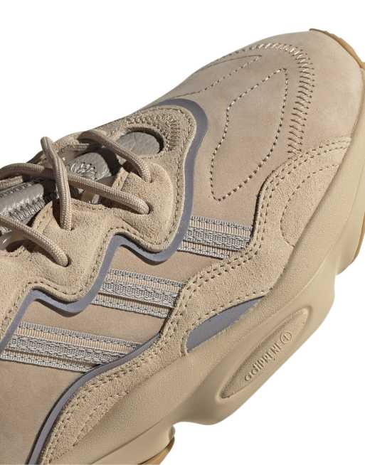 Zapatillas de deporte color arena Ozweego de adidas Originals