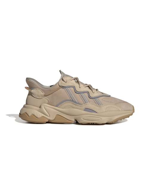 Zapatillas de deporte color arena Ozweego de adidas Originals