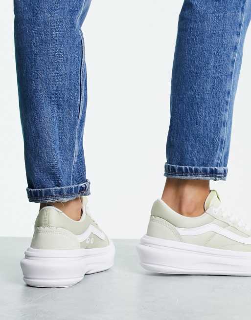 Zapatillas de deporte color arena y blanco Old Skool Overt de Vans