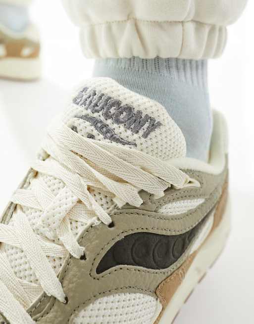 Zapatillas de deporte color arena y salvia Grid Shadow 2 de Saucony ASOS