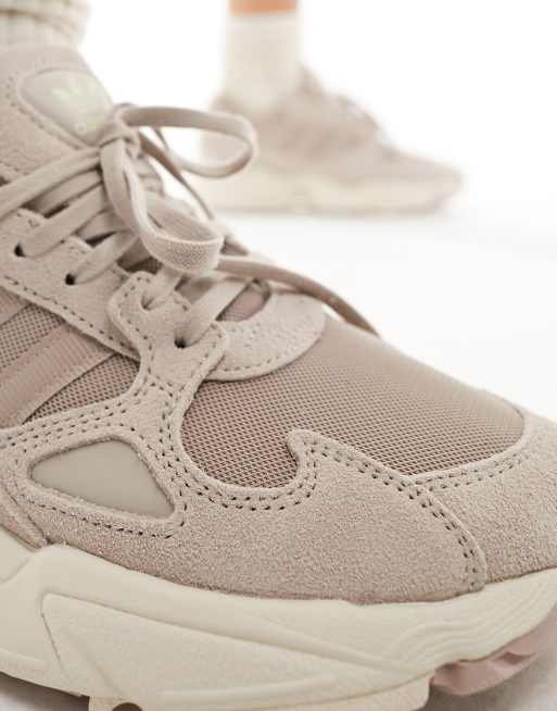 Adidas falcon marrón hotsell