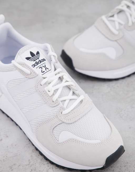Zapatillas de deporte color blanco hueso ZX 700 HD de adidas Originals ASOS