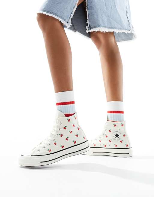 Zapatillas de deporte color crema con detalle de cerezas Chuck 70 de Converse ASOS