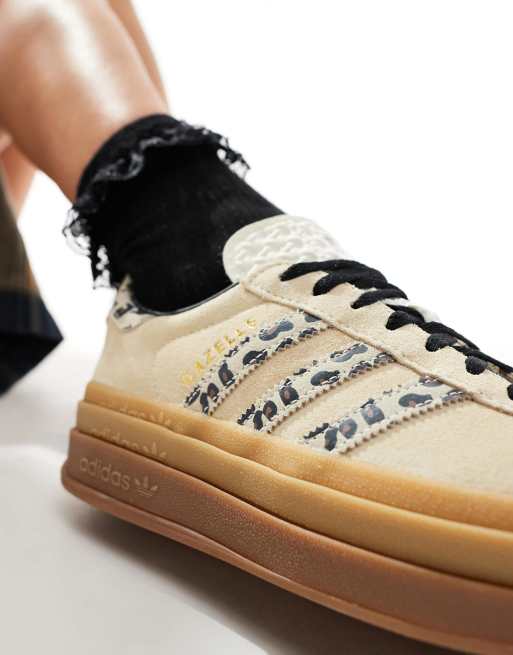 Zapatillas de deporte color crema con estampado de leopardo Gazelle Bold de adidas Originals