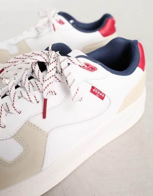Zapatillas de deporte color crema con etiqueta roja del logo de mezcla de cuero y ante Glide de Levi s