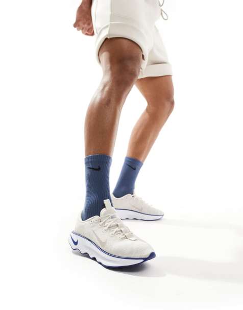 Zapatillas de deporte color crema y azules Motiva de Nike Training - view 1
