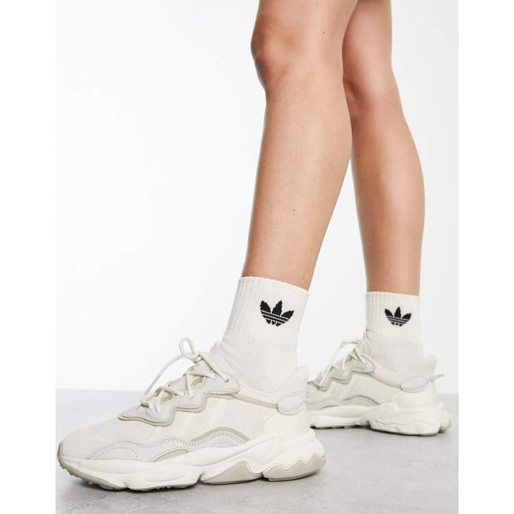 Adidas color hueso best sale