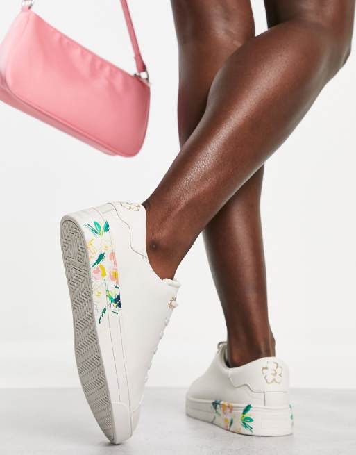 Zapatillas de deporte color marfil con suela estampada Timaya de Ted Baker