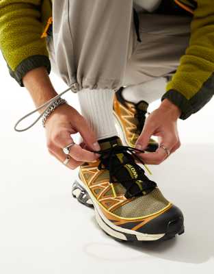 Zapatillas de deporte color naranja jengibre, verde lagarto y amarillo ranúnculo XT-6 Expanse de Salomon