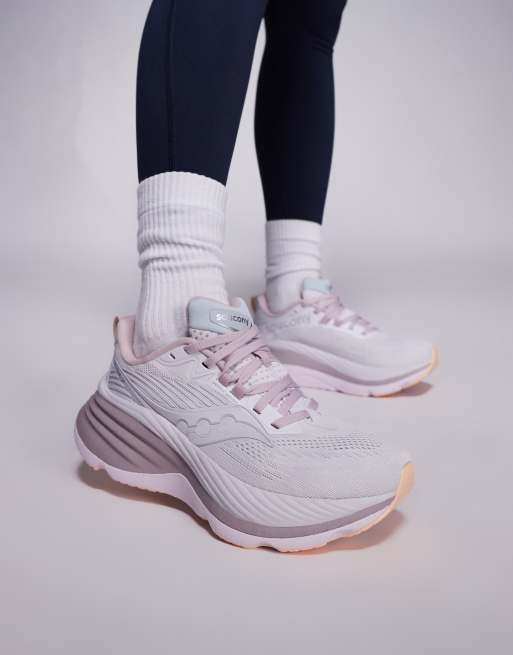 Zapatillas de deporte color nube y flor con sistema de amortiguación doble Hurricane 24 Max de Saucony