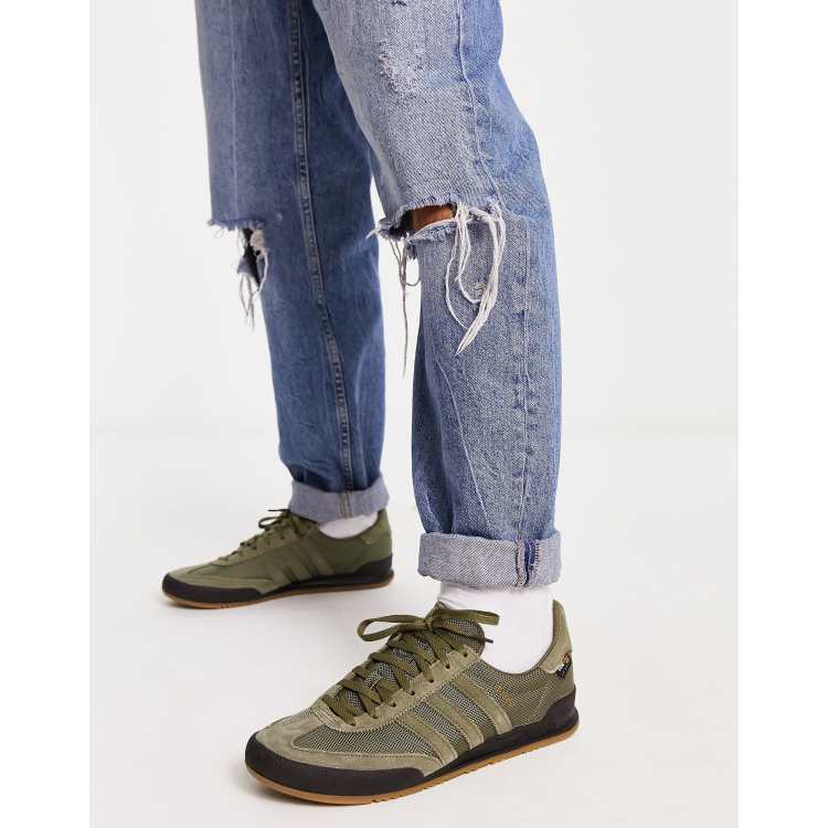 Jeans con zapatillas adidas deals