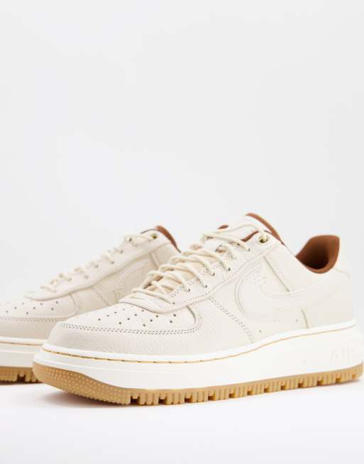 Zapatillas de deporte color piedra con suela gruesa de goma Air Force 1 Luxe de Nike