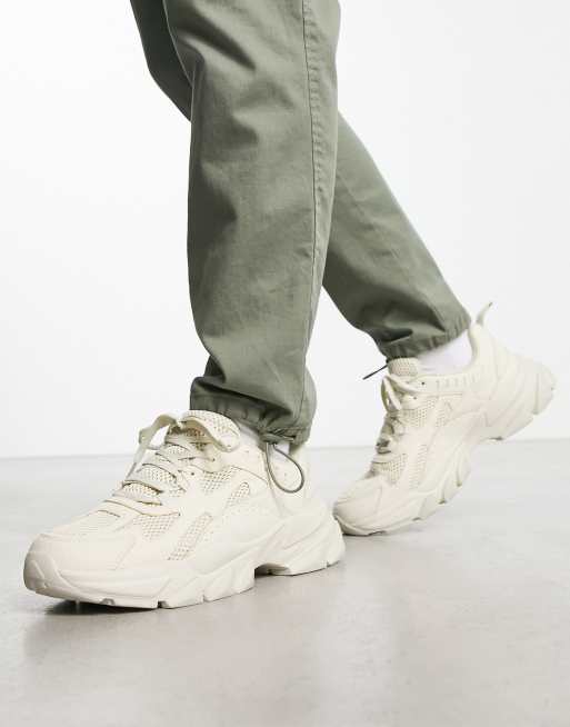 Zapatillas de deporte color piedra con suela gruesa y paneles de textil de ASOS DESIGN