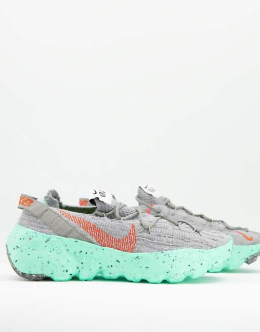 Zapatillas de deporte color piedra oscuro y verde Space Hippie 04 de Nike