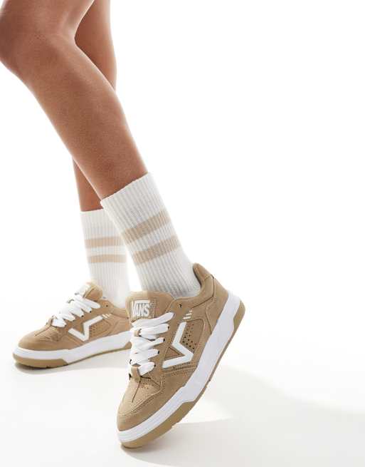 KabalegafoundationShops Vans Rose Bed short sleeve t shirt in black Zapatillas de deporte color tostado de ante con suela gruesa Upland de Vans