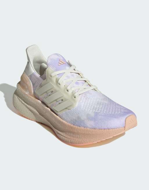 Zapatillas de deporte color vainilla cálido, blanco marfil y morado con efecto tie dye Ultraboost 5 de adidas Performance