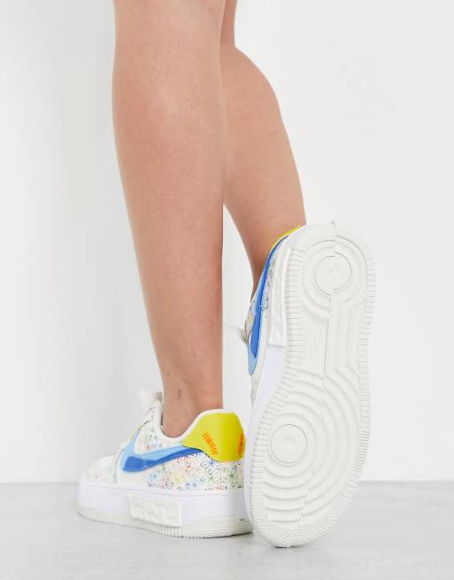 Zapatillas de deporte con estampado floral y logo Air Force 1 Fontanka de Nike, 2 de 4