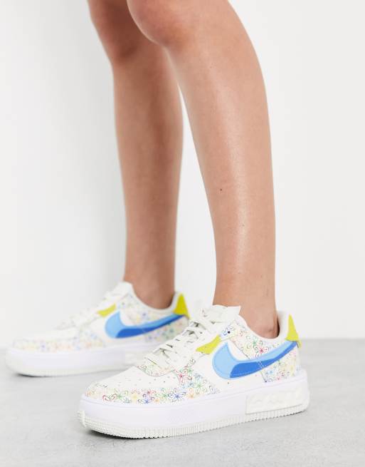 Zapatillas de deporte con estampado floral y logo Air Force 1 Fontanka de Nike, 4 de 4