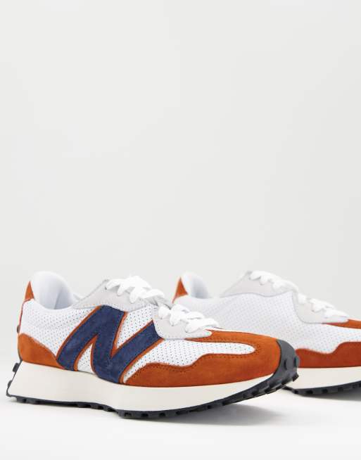 Zapatillas de deporte color blanco, azul marino y marrón con diseño perforado 327 de New Balance ASOS