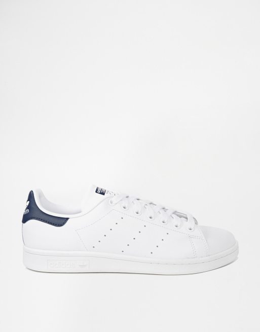 Adidas best sale cuero blancas