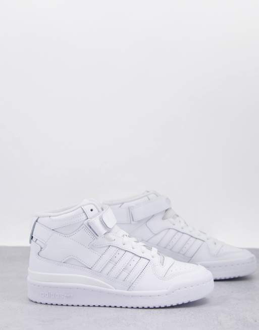 Zapatillas de deporte de media caña en color blanco triple Forum Mid de adidas Originals