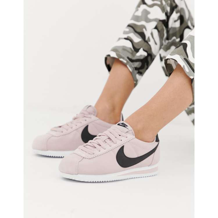 Nike cortez negras y rosas discount