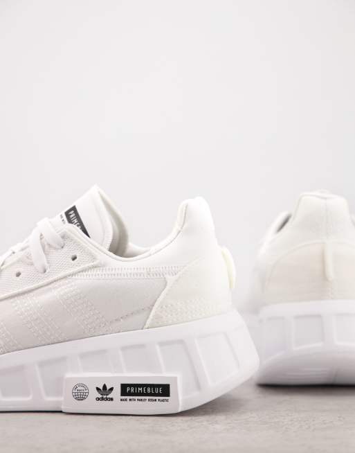 Zapatillas de deporte en blanco triple Geodiver de adidas Originals