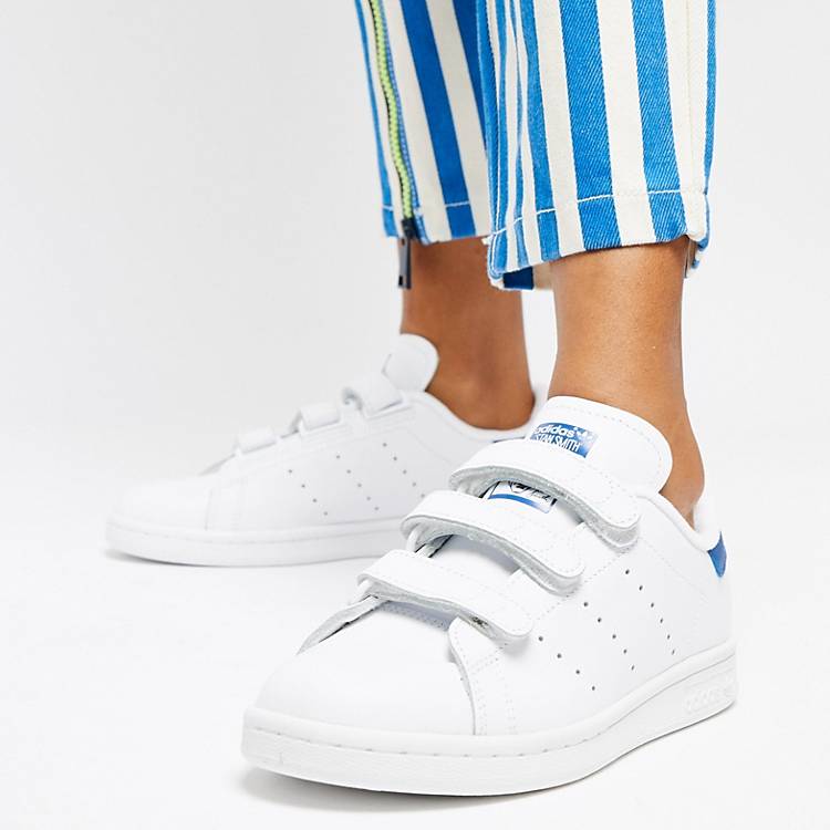 Pintura anchura Pantano Zapatillas de deporte en blanco y azul con velcro Stan Smith S0 de adidas  Originals | ASOS