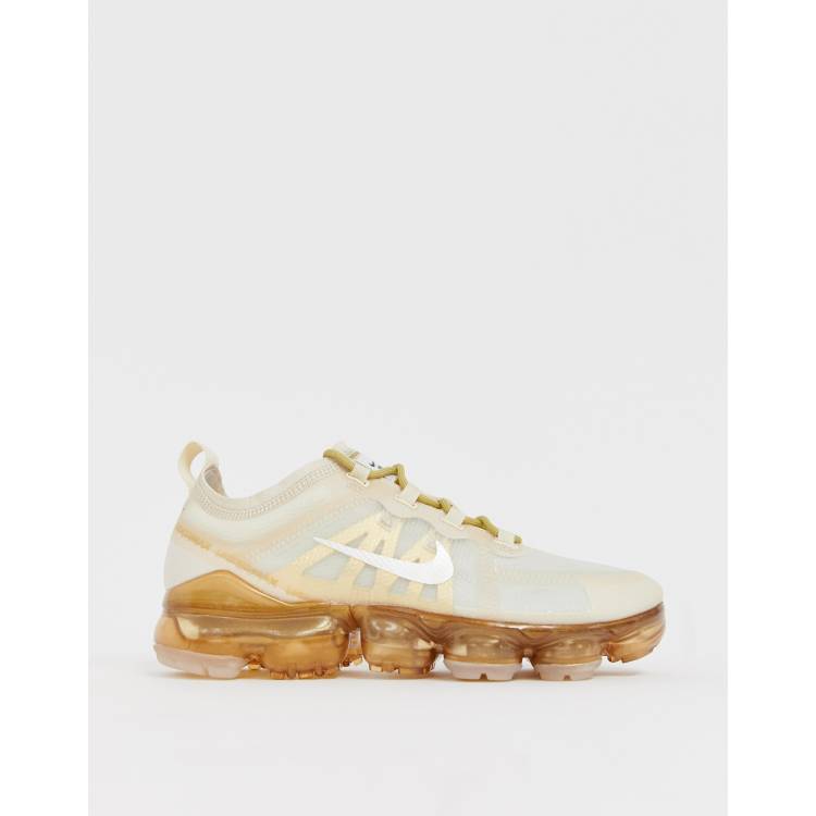 electrodo Nylon explosión Zapatillas de deporte en blanco y dorado 19 Vapormax de Nike Running | ASOS