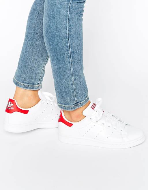 negro Nombrar intelectual Zapatillas de deporte en blanco y rojo Stan Smith de adidas Originals | ASOS