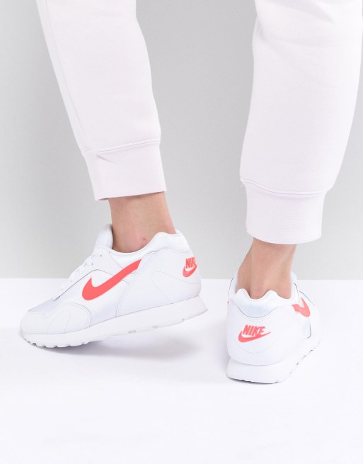 Zapatillas en blanco y rosa Outburst de | ASOS