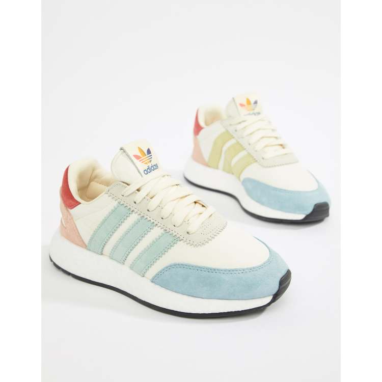 Hacia atrás Burro clase Zapatillas de deporte en color arcoíris I-5923 Pride de adidas Originals |  ASOS