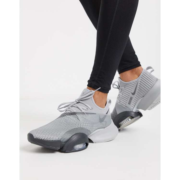 cine apagado botón Zapatillas de deporte en gris Air Zoom SuperRep de Nike Training | ASOS